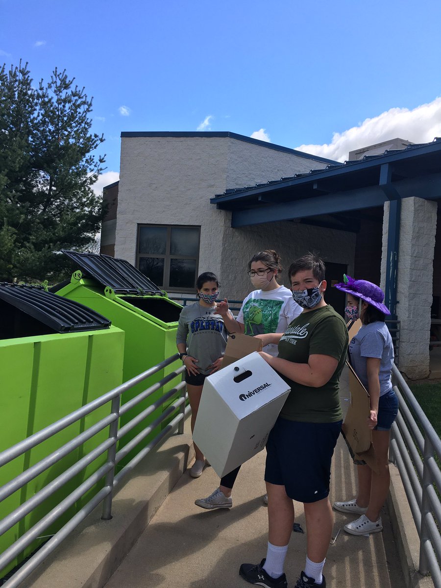CCMS_PSP's tweet photo. These #CCMSPA members gave up their Saturday morning to help clean and organize the Drama closet. Way to go! #teamwork #drama #Falcons #CCMS https://t.co/6AzpmkRurO