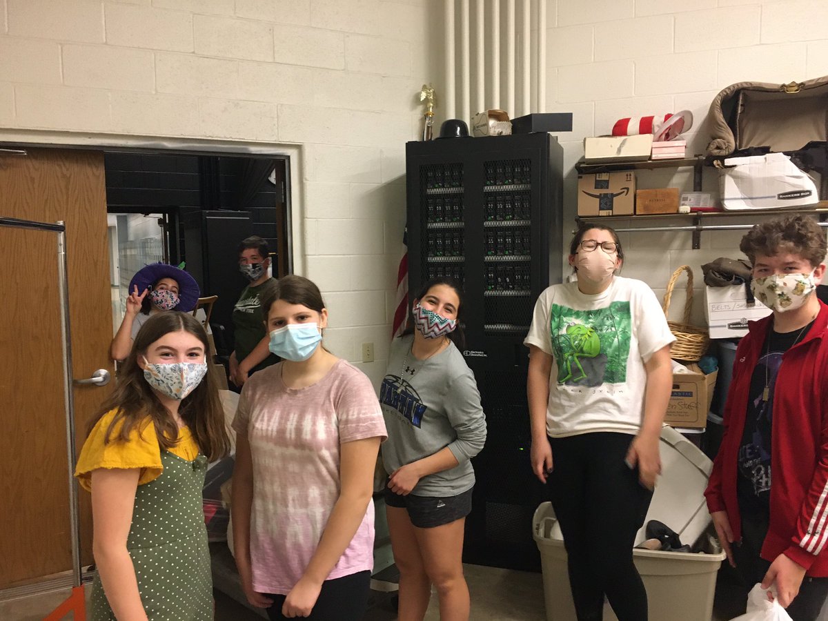 CCMS_PSP's tweet photo. These #CCMSPA members gave up their Saturday morning to help clean and organize the Drama closet. Way to go! #teamwork #drama #Falcons #CCMS https://t.co/6AzpmkRurO