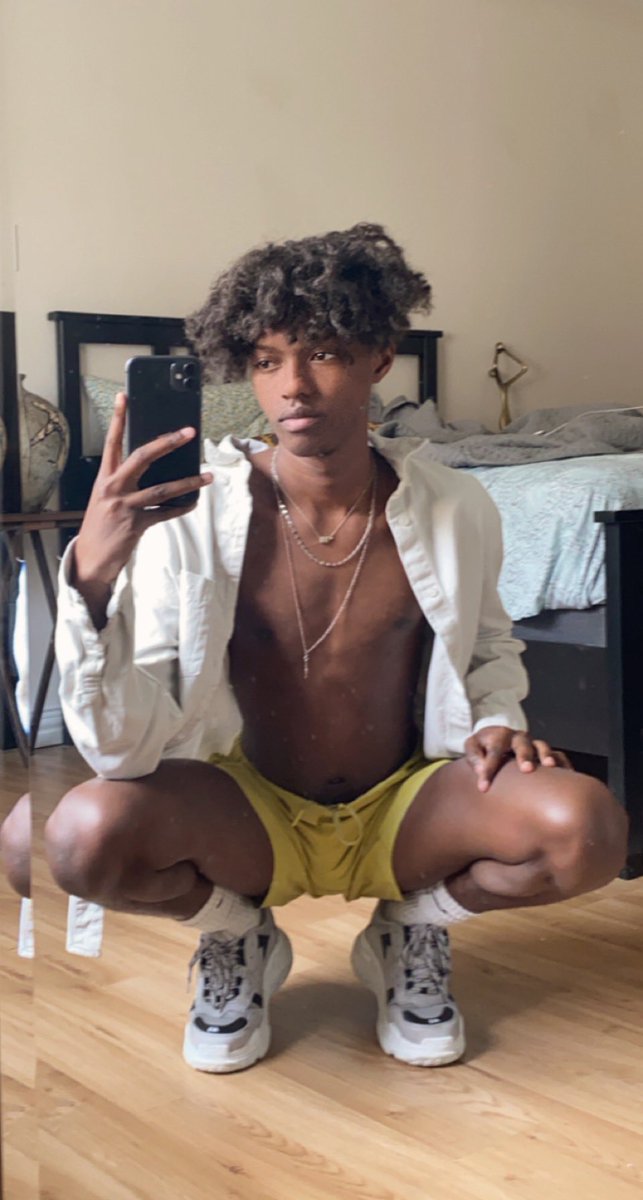 Guyntoti_'s tweet photo. Y’all be easy https://t.co/ESnGL739mq