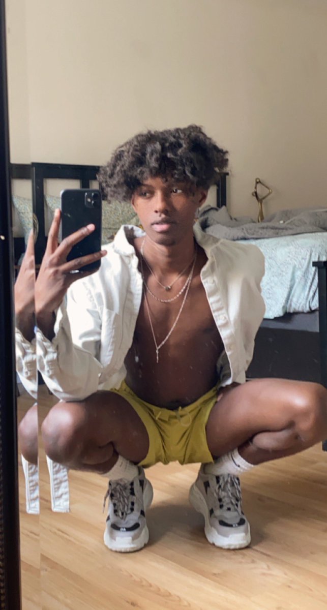 Guyntoti_'s tweet photo. Y’all be easy https://t.co/ESnGL739mq