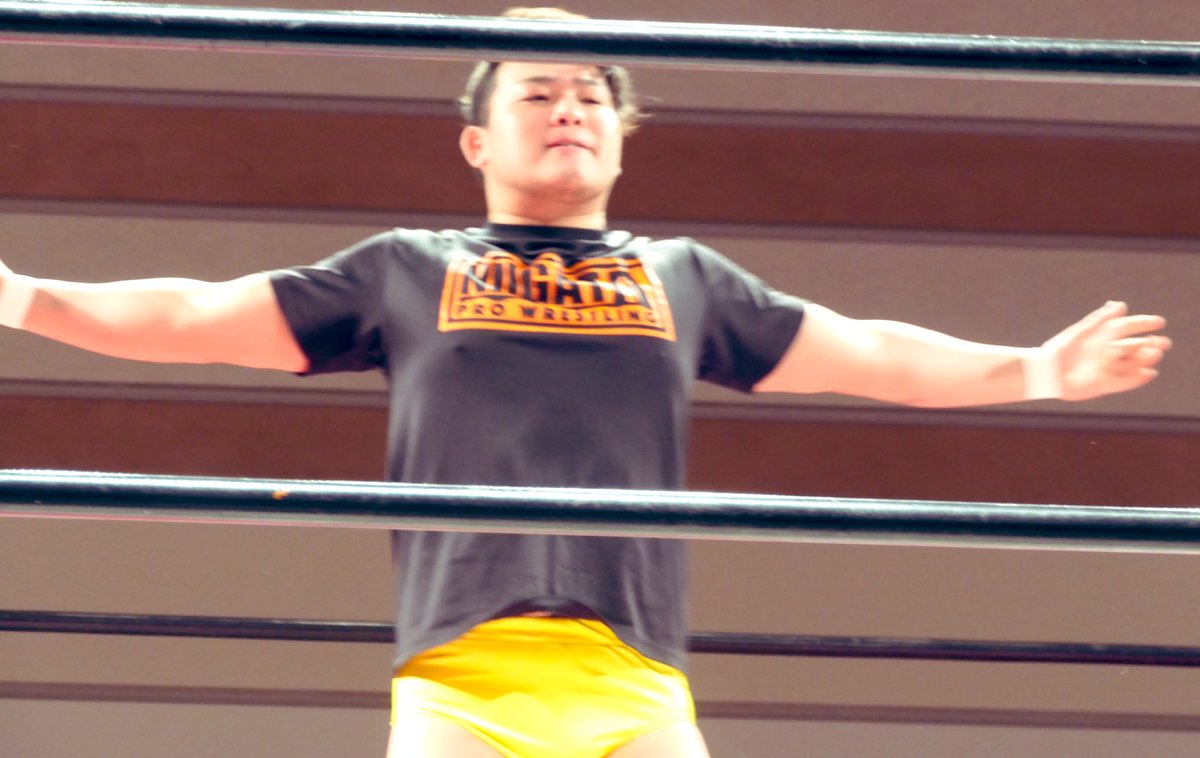 nori_co's tweet photo. この選手も見たかったんです。
ZERO1ファンとしてはね😁
まさか横浜で試合が見られるなんて!
伸びしろプンプンですね!!
#bjw
#YOUNGMANSTANDING
#新潟プロレス
#鈴木敬喜 https://t.co/SXnkg0TiEd