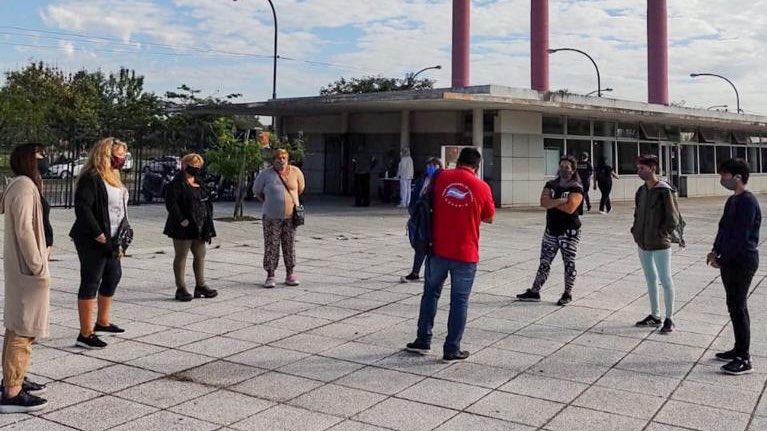 DepTurRosario's tweet photo. TURISTA EN MI CIUDAD 📸 
Esta semana tuvimos dos recorridos por #Rosario donde vecinos y vecinas miraron la ciudad con ojos de turista. https://t.co/iEF4aWG3qZ