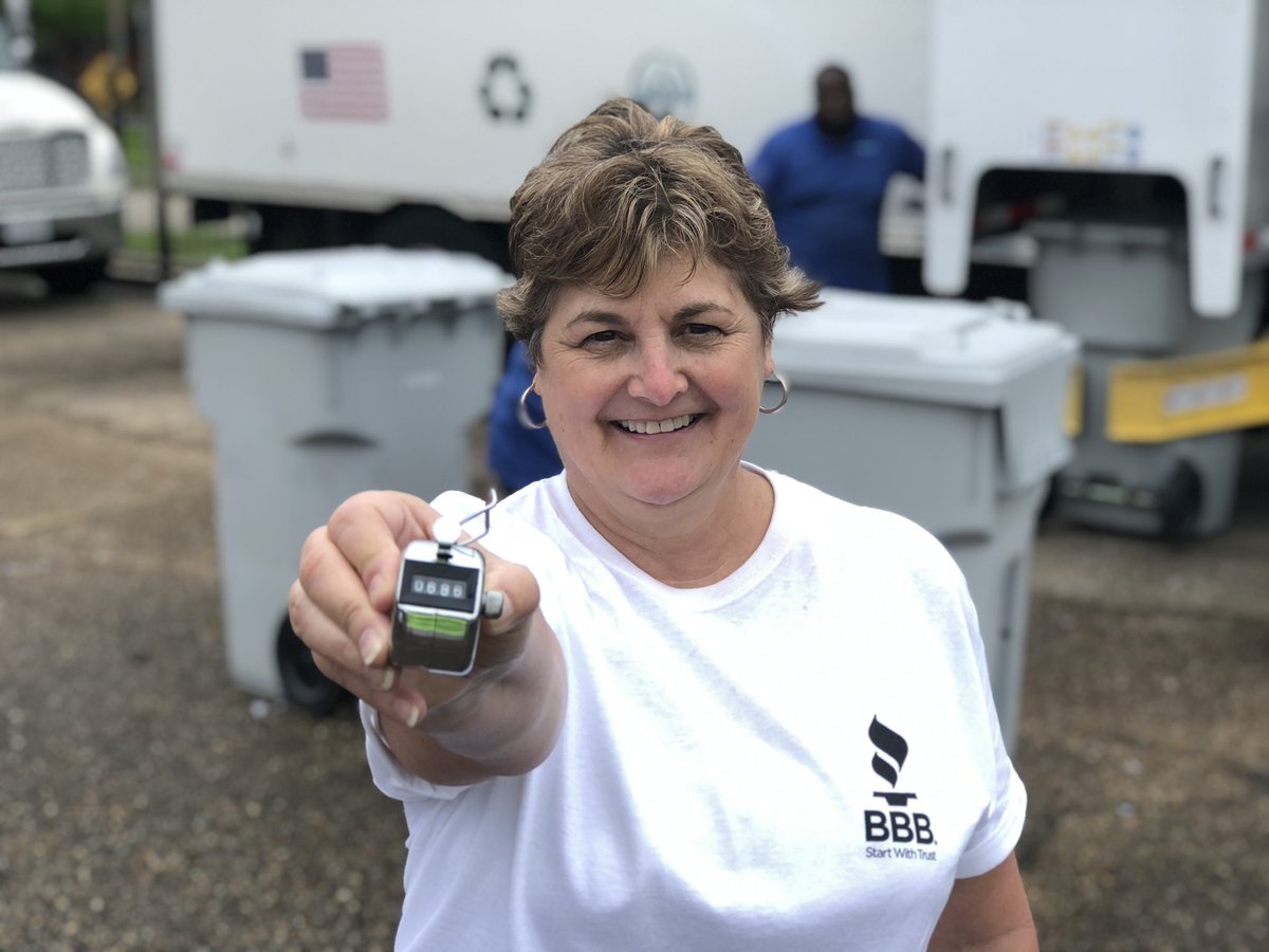 BatonRougeBBB's tweet photo. WHAT A TURNOUT! 686 TOTAL CARS CAME TO SHRED THEIR DOCUMENTS AT OUR 14TH ANNUAL FREE COMMUNITY SHRED FEST AT @BRPD! THANK YOU BATON ROUGE!!! https://t.co/pRmlmYv803