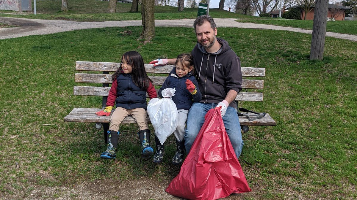 KSHgreens's tweet photo. From now until EARTH DAY on April 22nd, we challenge you in your “legally approved” groups of 5 or less, to clean up your neighbourhoods – streets, parks, pathways – anywhere!. Let's show Mother Nature some tender loving care! #greenupcleanup https://t.co/CzpvTH4RZy https://t.co/b3BTaFOoJI