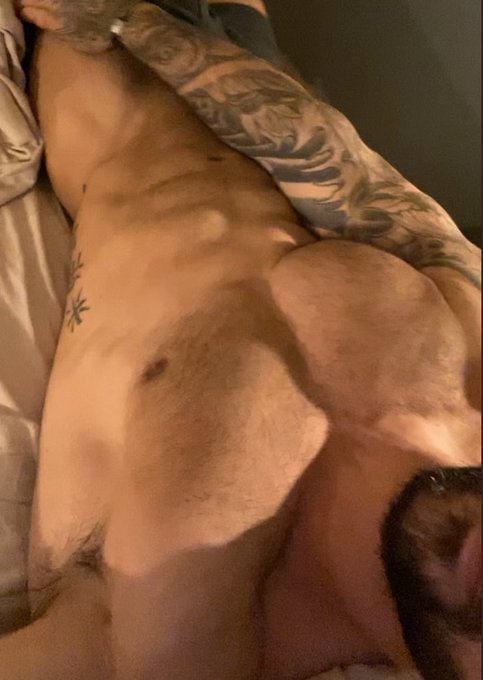 Help me take these off https://t.co/rzaiC9kgOQ https://t.co/VIvj9YzfCh