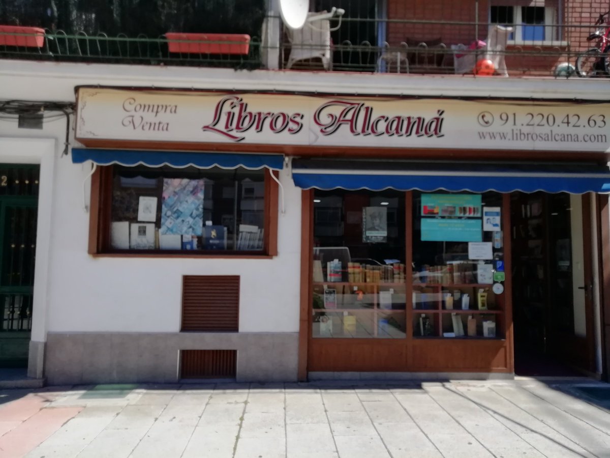 antonioortizma2's tweet photo. Abril mes de las letras. Libros Alcaná entrega un lote a la @CasaVecinalTet para su reparto. Muchas gracias. @CeltaTerritorio @angel_ort09 @ugartegarcia @fueradelagrey @lalalalia @eltransito @jacube67 @qqvillalobos @LauraFenandez1 https://t.co/TKQRNvSJL6