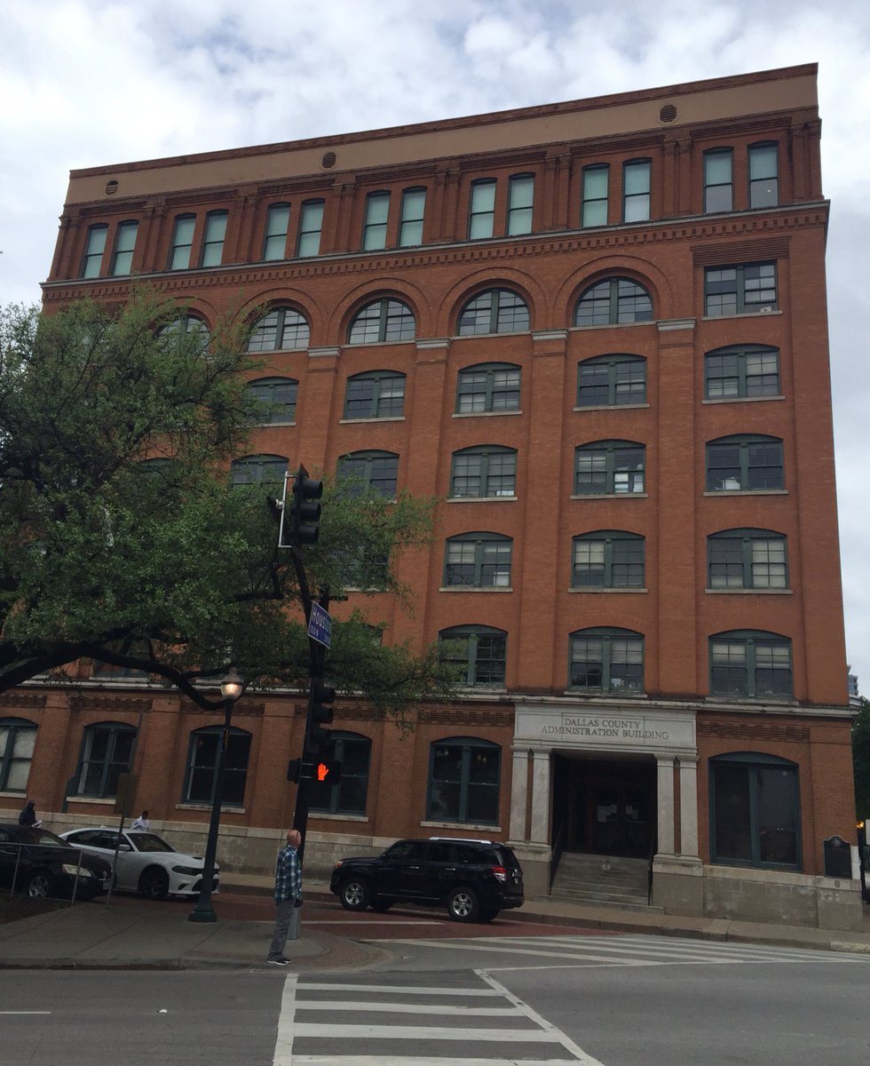 Harms1972's tweet photo. After visiting #DealeyPlaza and riding the #JFK Trolley Tour here in Dallas, I now support the findings and conclusions of the #WarrenCommission https://t.co/XiZcNTT6jp