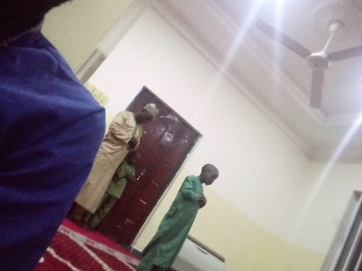 moderate_ustaz's tweet photo. He came in to the masjid with his 2 kids around 4:30 am, 
The kids lead  him in tahajjud
And he later lead them in shafa'i and witr

Show me something more beautiful than this❤️ https://t.co/p2iajXLKMD
