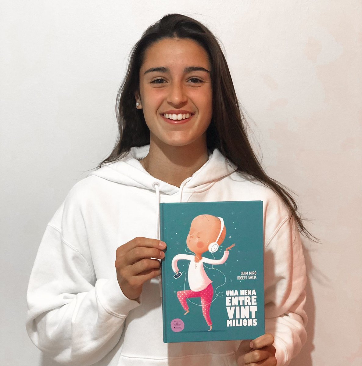 😍 GRÀCIES <a href="/janafernandez_/">Jana Fernàndez</a>  per ajudar-nos a visualitzar una malaltia minoritària com és la progèria i a donar a conèixer el nostre projecte dedicat a l’Alexandra.

🤟 SEMPRE AL NOSTRE EQUIP! 

#1NenaEntre20Milions