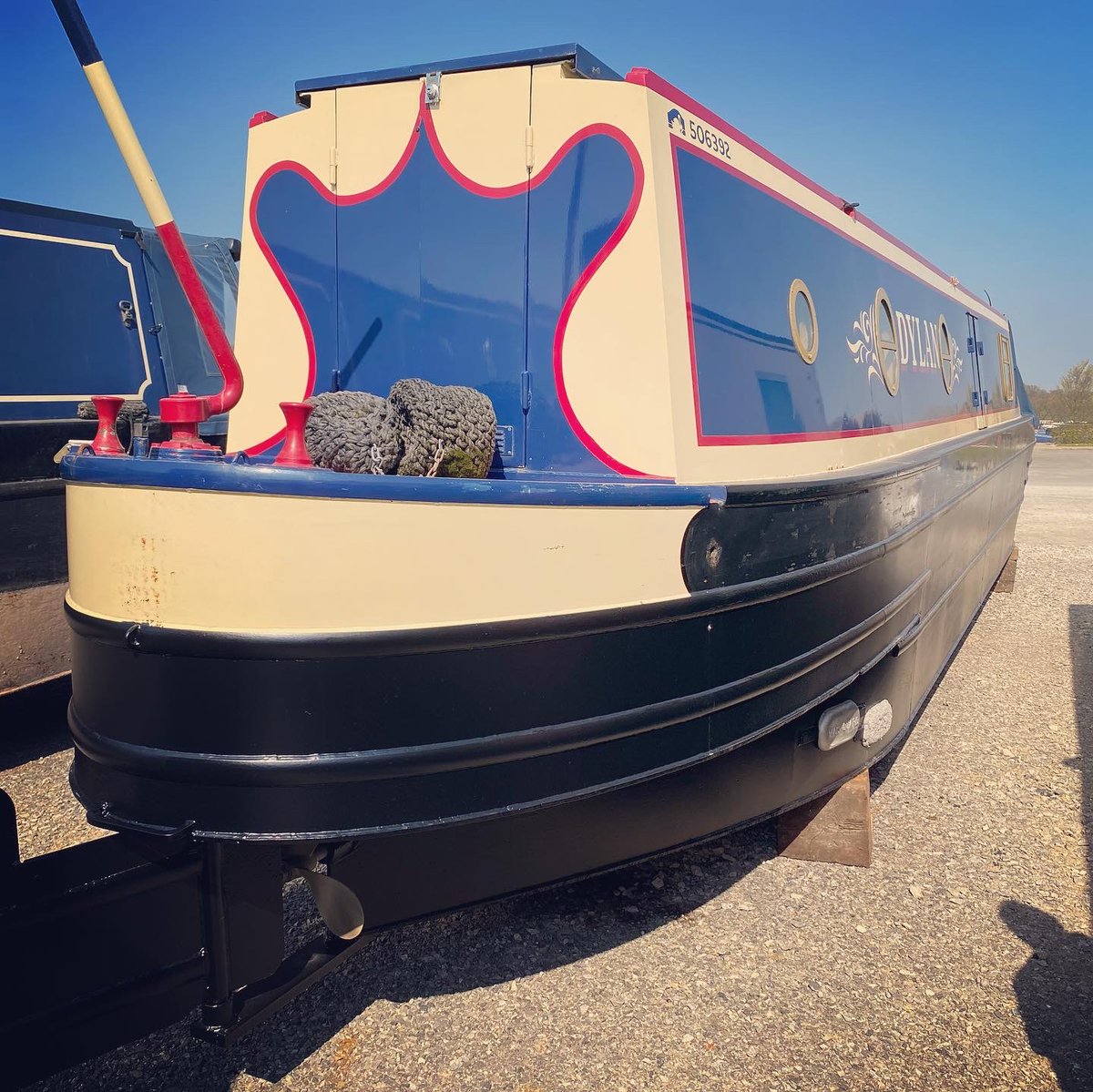 glandwrnb's tweet photo. Today we visited Dylan ☺️ It was great to see Dylan out of the water for the first time and we are really impressed with the service @aqueductmarina #boatsthattweet #canallife #canal #boatblacking https://t.co/kZDxw2YeYa