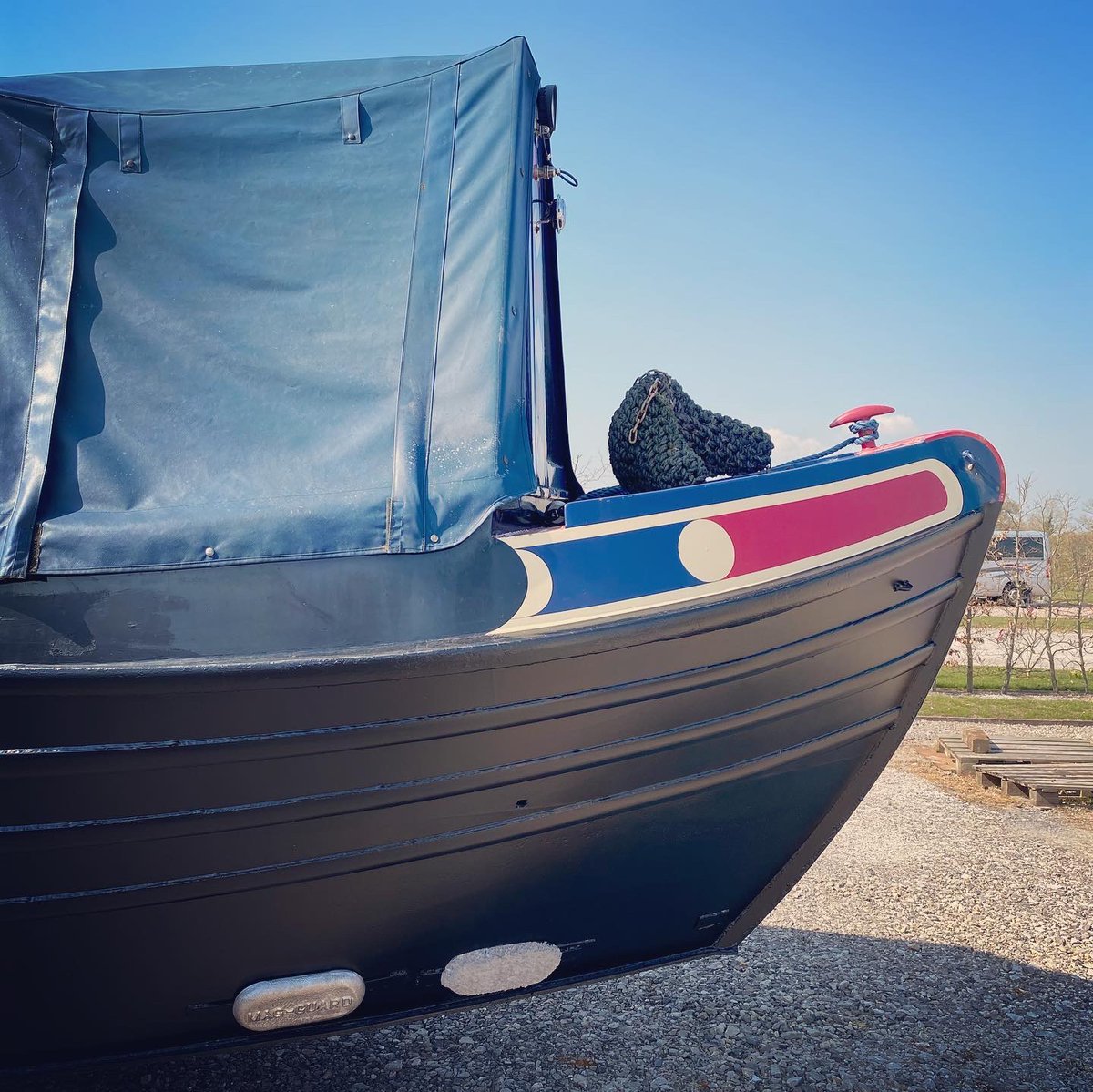 glandwrnb's tweet photo. Today we visited Dylan ☺️ It was great to see Dylan out of the water for the first time and we are really impressed with the service @aqueductmarina #boatsthattweet #canallife #canal #boatblacking https://t.co/kZDxw2YeYa