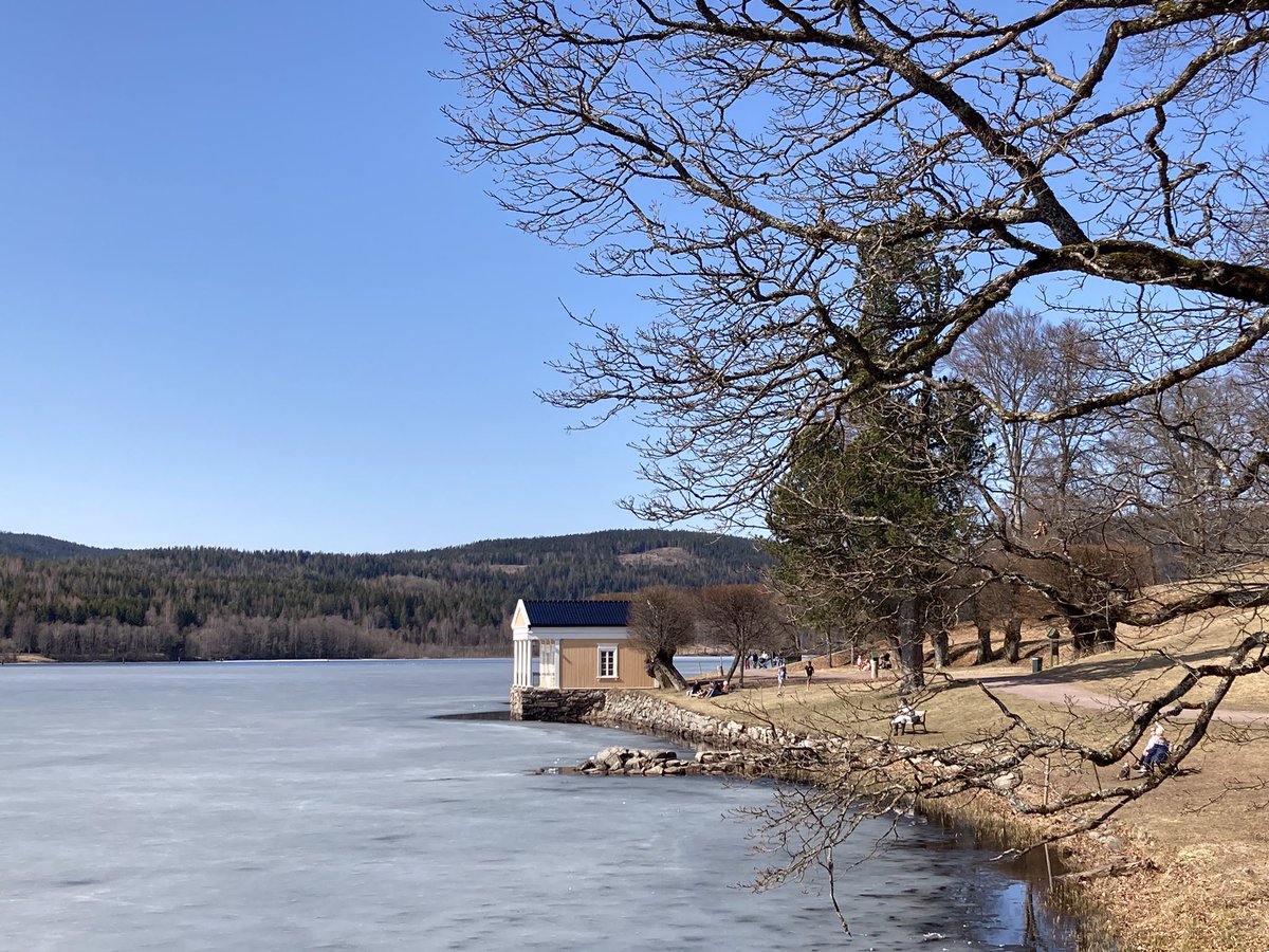 Enjoying nature #aprildeskescape <a href="/CoffeeWithKem/">Kem (Kemetia) Foley</a>