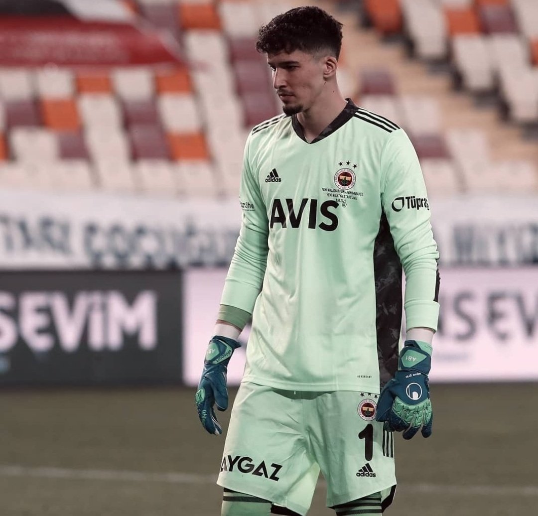 Ah be Altay üzümlü kekimm😔 En kısa  sürede  iyileşip  eskinden  daha güçlü  döneceğine  inancımız  tam dualarımız  seninle🙏 <a href="/AltayBayindir_1/">Altay Bayındır</a>