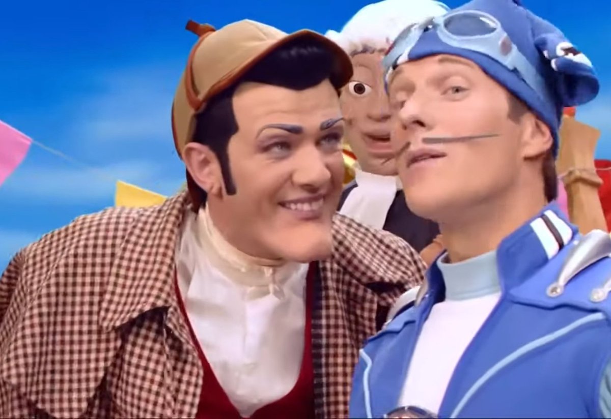 Лейзи таун стефани сейчас 2020. Магнус шевинг спортакус. Добро пожаловать в лентяево. Лентяево робби. Спортикус тг.