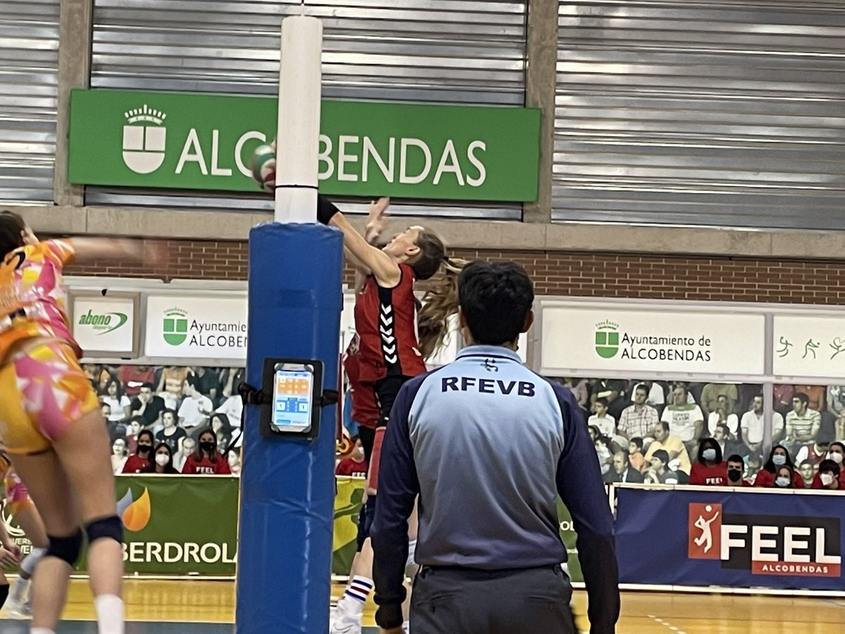 Disfrutando en directo de la gran final de la Liga Iberdrola representando a <a href="/Respuestaprofes/">Professional Answer</a> como patrocinadores del <a href="/voleyAlcobendas/">Voleibol Alcobendas</a>  
Cuando empezamos hace más de 10 años jamás imaginamos que ganaríamos la Copa de la Reina y que nos estaríamos jugando la Liga en casa