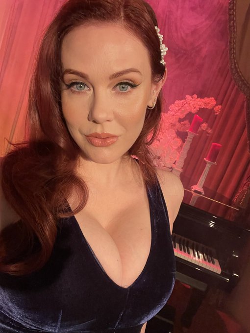 Shooting something special today 🤫🤩 https://t.co/yE4MFSt2qH