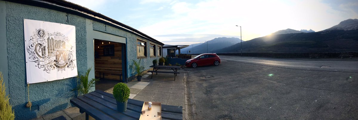 Pizza with a view <a href="/CuMara/">cumar ali</a> in Arrochar, just opened today. #Pizza #Scotland #freshpizza #SeaDog #Cobbler #Arrochar #Foodie