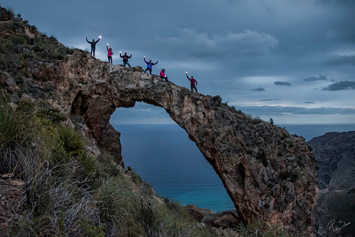 MeteOrihuela's tweet photo. ¡Espectacular! La #Naturaleza nos regala lugares mágicos. Ayer (16/04/2021), despidiendo las horas diurnas de la jornada desde el "Arco de la Picadera", en el entorno de #CaboTiñoso, término municipal de #Cartagena. Imágenes: Pedro Sáez. https://t.co/xpdZQYkTXi