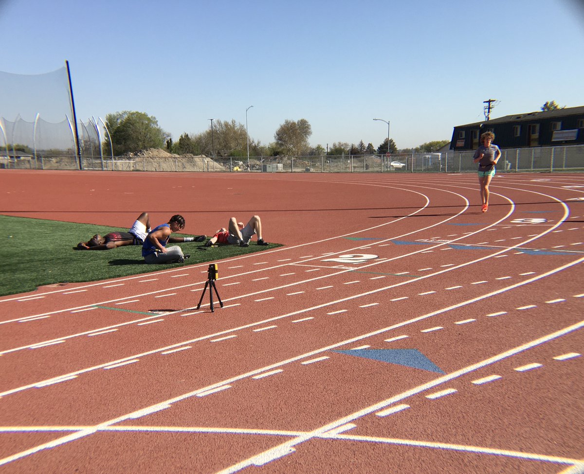 KamiakinTrack's tweet photo. 4x4 split predictor (3x200).  The sprinters are wondering why the distance runner is still moving after the 3rd rep!
https://t.co/YprK7d8yDr https://t.co/gSbV30VQvC