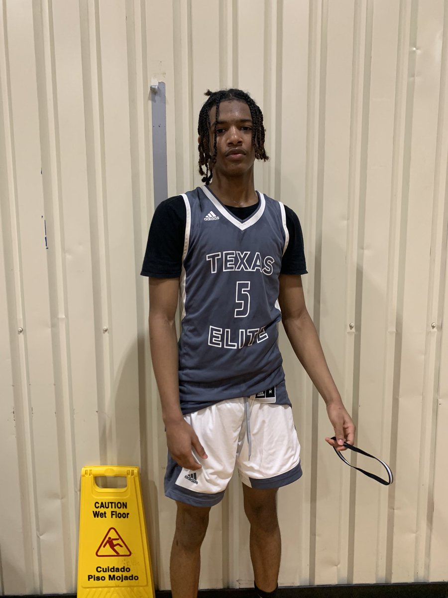 Darius Baker (Darius76642546) Twitter