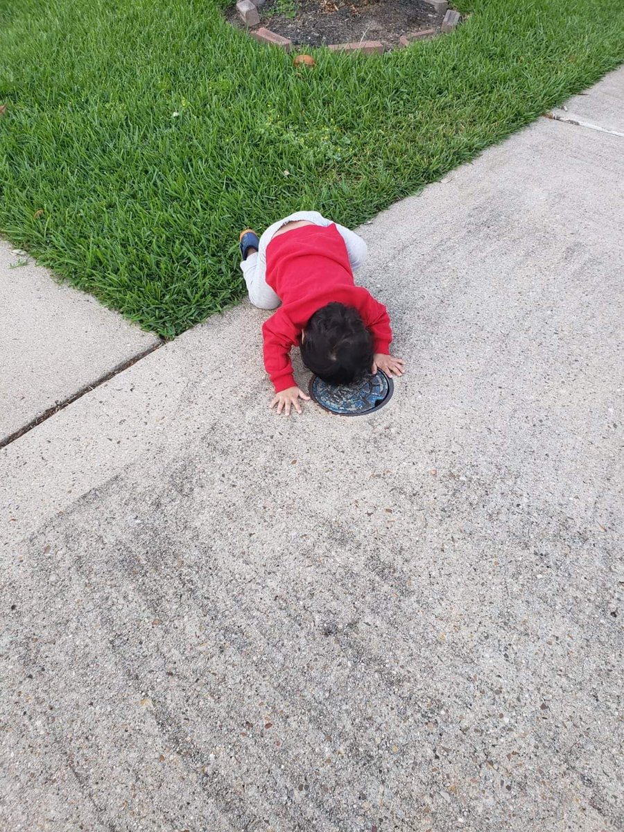 AmreekiSazish's tweet photo. My kid does sajda on everything round (he thinks everything round is a sajdegaah) 

The other day we found him prostrating on an oreo cookie and now this!

#ShiaKids https://t.co/kGKWJNJ8yi