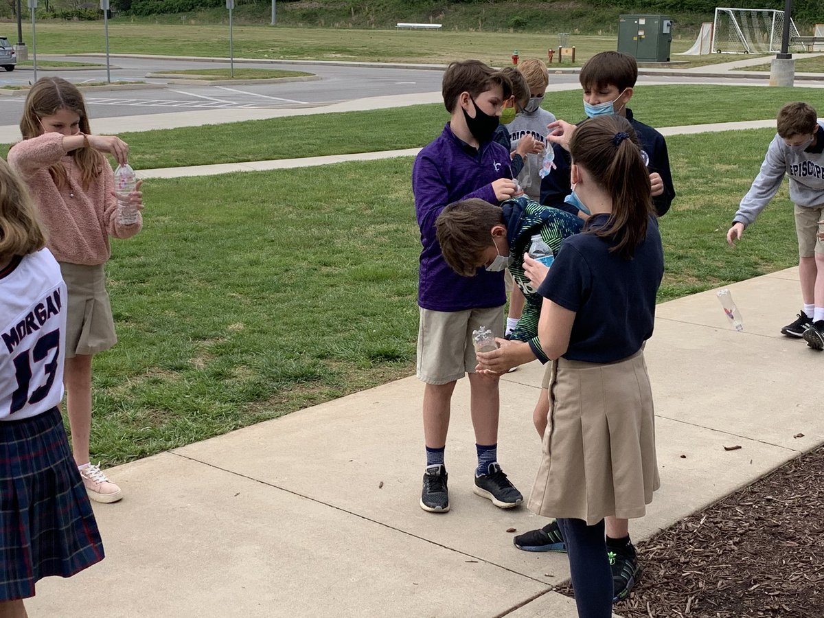 eskspates's tweet photo. If you can’t afford a trip on the Vomit Comet, you can always simulate the experience of zero G using a bottle and a model astronaut! That’s what my fifth grade science students did this week. We start investigating the outer planets next week. #ThisIsESK #nasa #astronomyrocks https://t.co/vvb3fmJ4wt