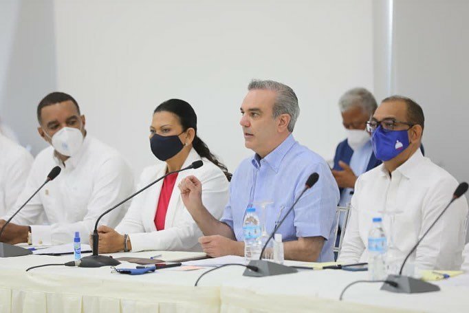 desarrolloproRD's tweet photo. Hoy, nos encontramos en Espaillat.
El titular de esta CPADP, @Angeldelacruzh, acompaña al presidente de la República, @luisabinader, al encuentro con las juntas de vecinos para conocer las principales necesidades de esta importante provincia.
#EstamosCambiando
#Espaillat
#CPADP https://t.co/Ahp8EOENyp