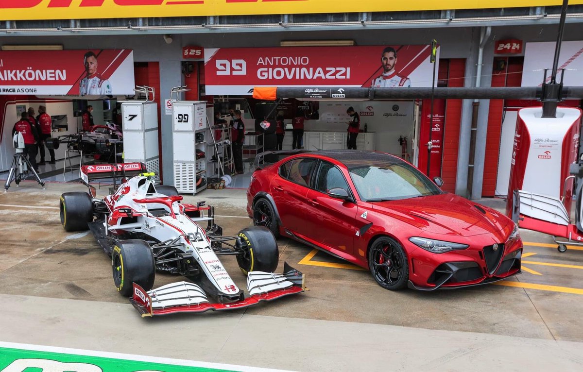 guicho_aleman's tweet photo. Made in Italy 🇮🇹
Así luce el @AlfaRomeoMexico #GiuliaGTAm en el #GPEmiliaRomagna en colaboración con ingeniería SAUBER usando materiales ultra ligeros y dieta rica en fibra de carbono.
#EscapeAutomotriz
#GPImola https://t.co/XUAeGhrcVa