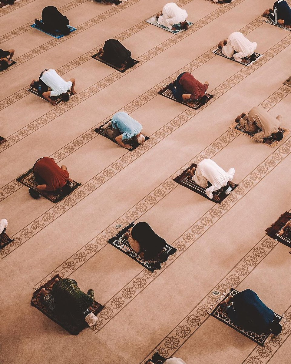 julaibib18's tweet photo. Tarawih prayer from Al Fateh Grand Masjid | Bahrain https://t.co/udEFy4QvQr