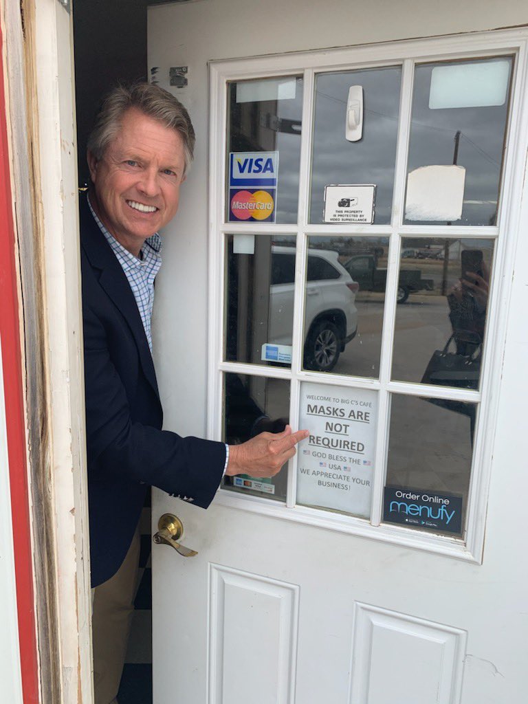 RogerMarshallMD's tweet image. No caption needed.
Good to be back in Kansas.