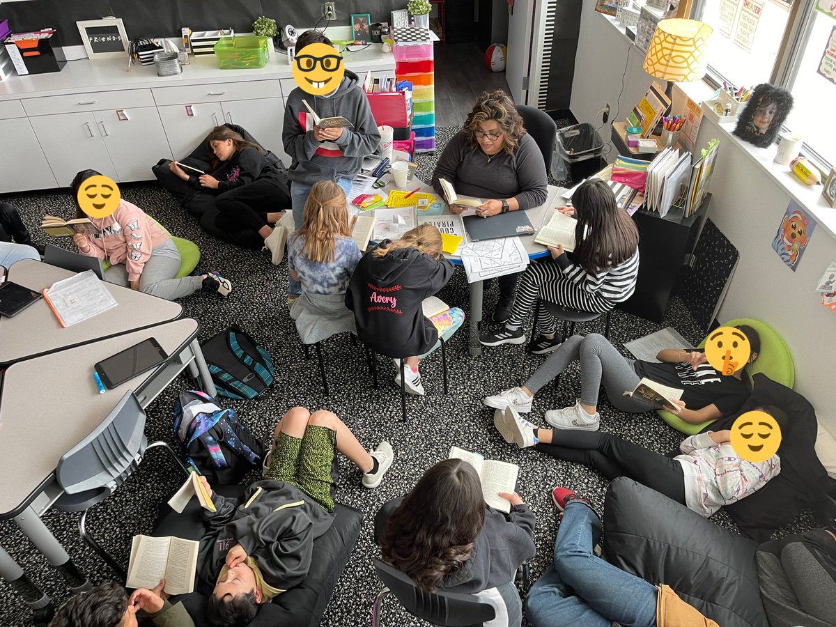 SaraAMartinez2's tweet photo. There’s nothing better than finishing a long week of testing and review with a good novel study! ♥️ @LCISDeast @lubbockcooper #LCP https://t.co/o35lVIRqzM