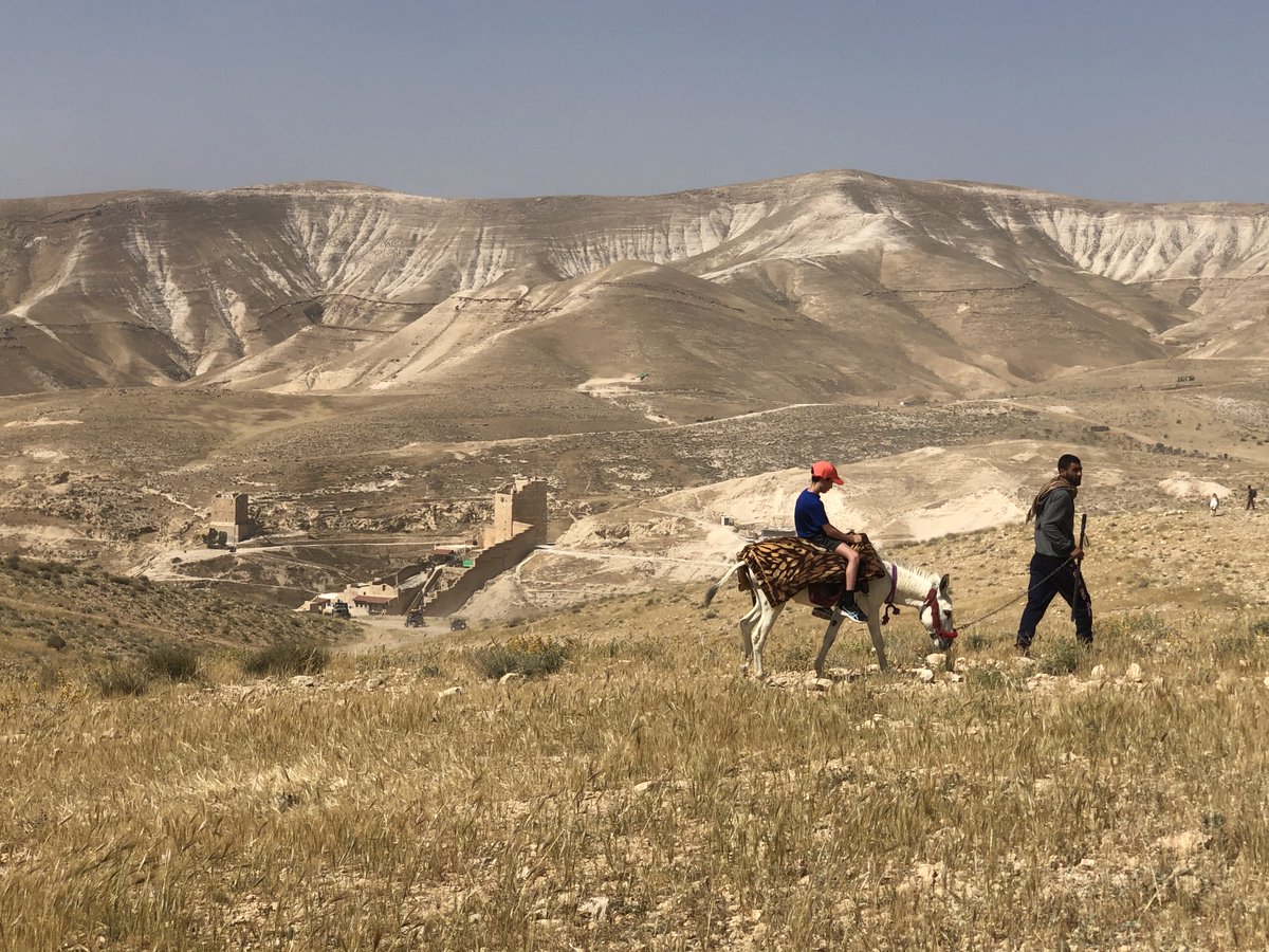 yael_sagi's tweet photo. I went into the depth of the Judean desert. In the middle of no where, there is a monestry called mar saba, with 12 monks. The local Bedouin family (desert pepole) lead us, it was a long walk but definitely worth it. #Israel #marsaba #judeandesert #Bedouin #Camels #Monastery https://t.co/l9V7rmCyq2