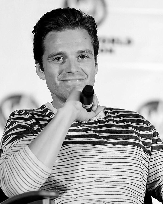 。　☆ 。　   ☆。　   ☆ ☆。　＼　　 ｜　　  ／。　☆     if sebastian stan is       your comfort person           open this  ☆。　／　  ｜　　＼。　☆ 。　 ☆。 　　 。　　☆。