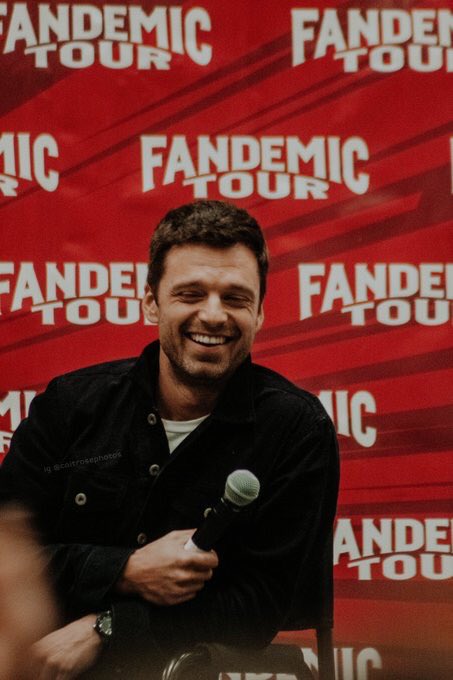 。　☆ 。　   ☆。　   ☆ ☆。　＼　　 ｜　　  ／。　☆     if sebastian stan is       your comfort person           open this  ☆。　／　  ｜　　＼。　☆ 。　 ☆。 　　 。　　☆。
