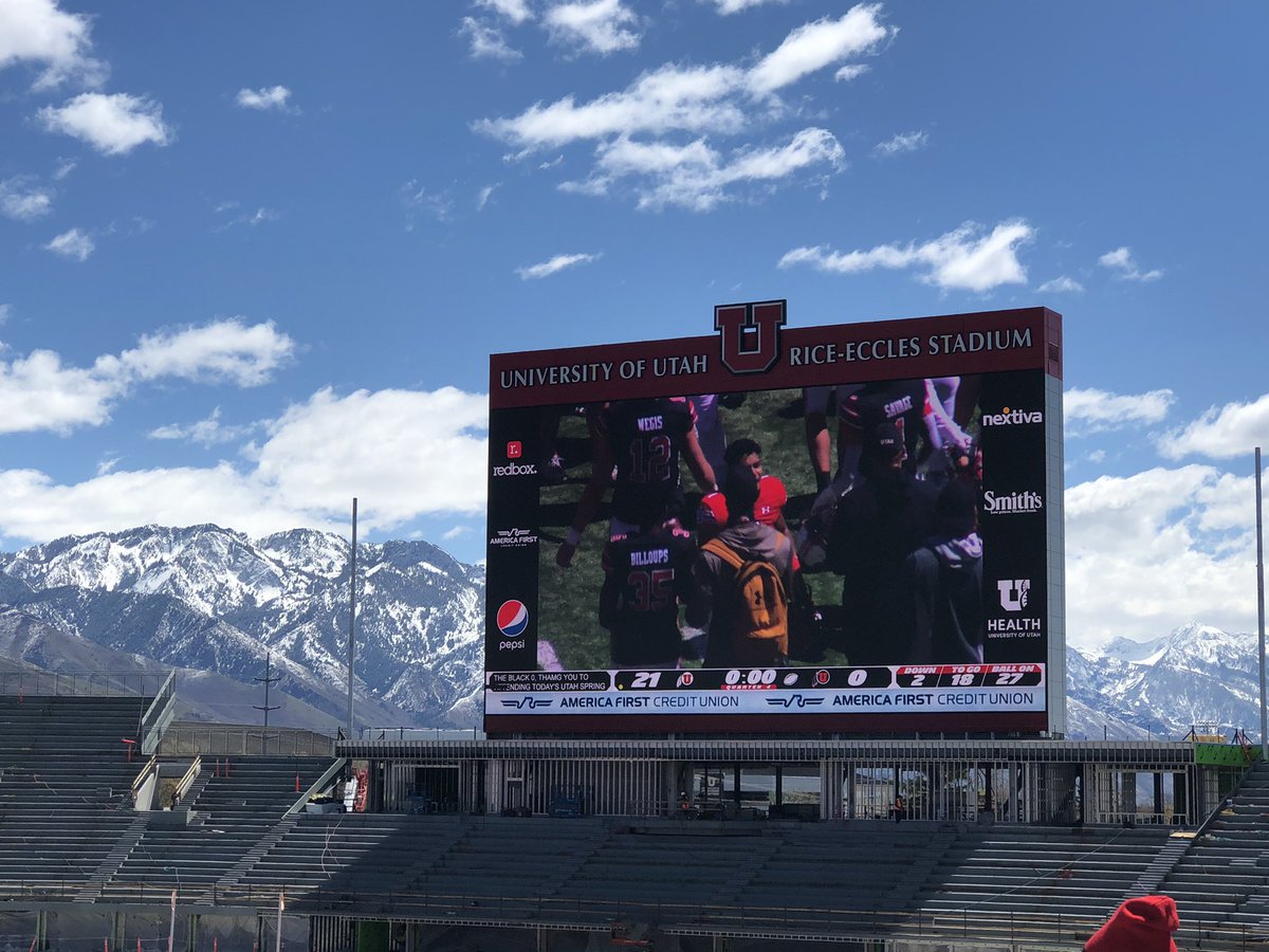 BodkinIsABoss's tweet image. Red team wins 21-0. #GoUtes #IsItSeptemberYet