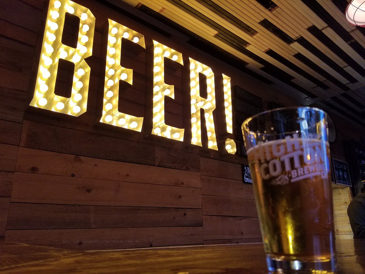 Smoked Belgian Golden <a href="/HighCottonBeer/">High Cotton Beer</a> <a href="/HighCottonTap/">High Cotton Taproom</a> was ON POINT! #drinklocal #ilovememphis #beer