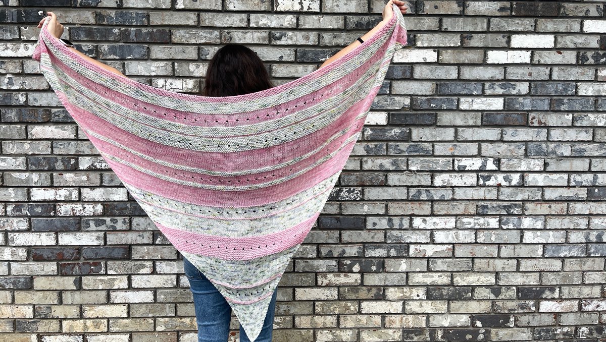 _lolodidit's tweet image. My &quot;Maybe It&apos;s Time&quot; shawl pattern now has a 2-skein 2-color option! This sample features our new colorways: Goody Goody and I Have Confidence.
#lolodidit #maybeitstimeshawl #shawlpattern #shawlknitter #shawlknitting #knitshawl #yarn #indiedyer #knit #handdyed #handdyedyarn