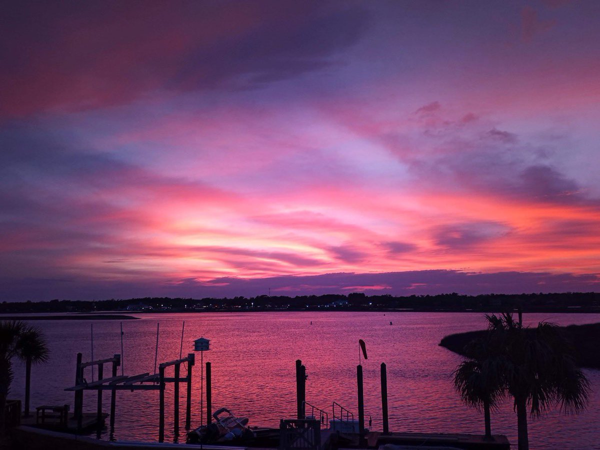 Sunset from Murrells Inlet this evening. Awesome Paige Vick.  #scwx #ncwx