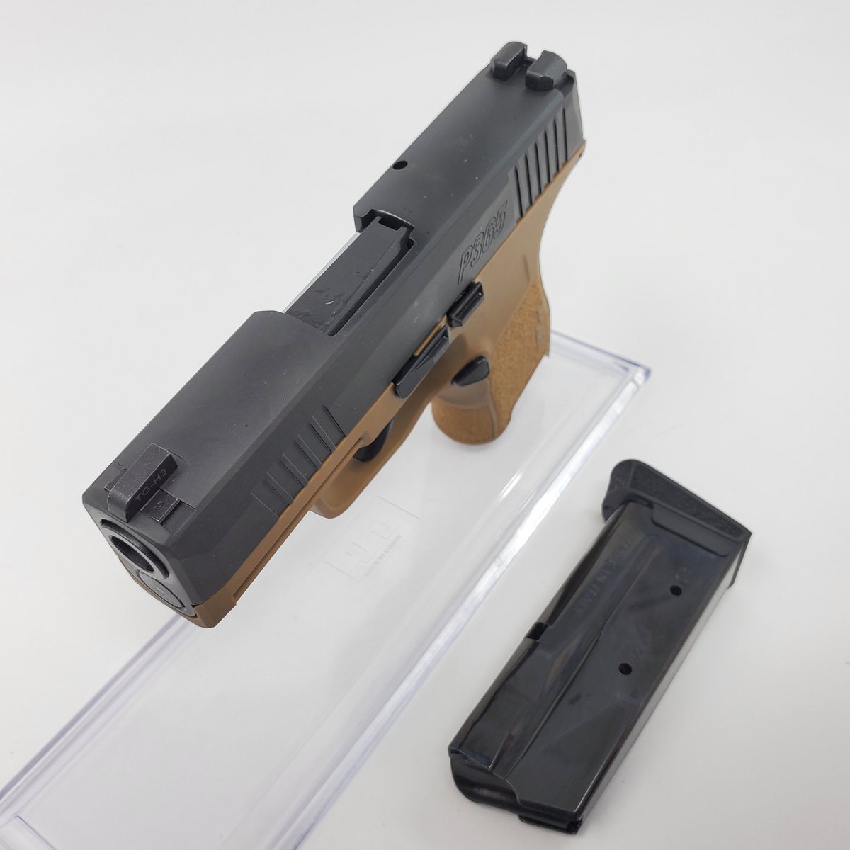 [9mm] P365 Pistol in FDE, by Sig Sauer!
•
Condition: Factory New
Type: Pistol
Caliber: 9mm
Capacity: 10+1
#sigsauer #sigsauerp365 #p365 #9mm #9mmpistol #factorynewpistol #pistol #firearms #pewpewpew