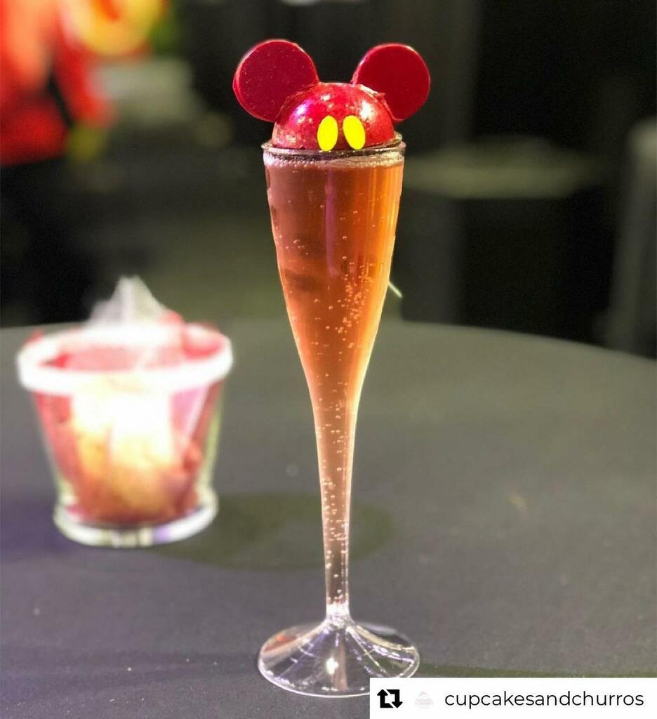 teamrundis's tweet photo. How are you celebrating your Virtual Rival Run 10K finish today? #TeamrunDisney #TrDRunningClub #runDisney
•
#Repost @cupcakesandchurros
•
#StarWars10K #RivalRun10K #RivalRunChallenge #StarWars
#rundisneyvirtual #disneygram #runhappy #instarunners #r… https://t.co/qexdvXS5wf https://t.co/IxW2Xhorco