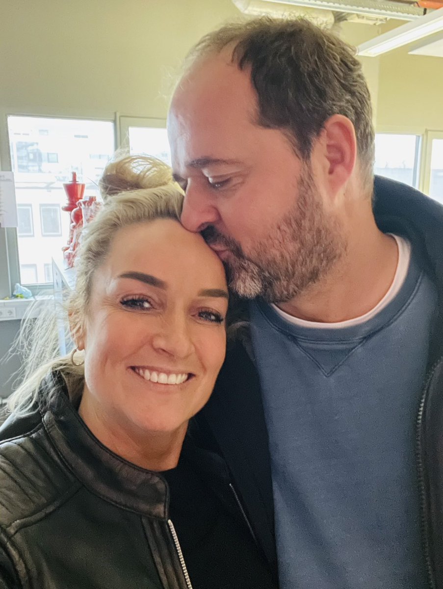 Samantsteenwijk's tweet image. It’s all in the game.... Wij zijn nog steeds vriendjes hoor!  ❤️ #KeesBoot #DeVerraders