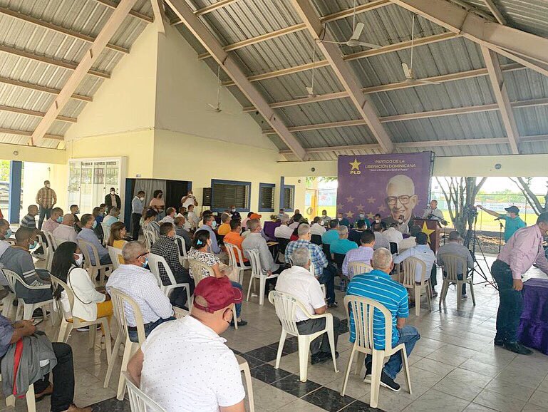 JusticialistaRD's tweet photo. Ahora en la Vega, el miembro del comité político del @pldenlinea @jcesarvalentin junto al secretario general @cmariottijr, participando en la importante asamblea con la dirigencia de la organización.
#PLDseTransforma #ValentinEsPLD https://t.co/gaVaGiy0Ka