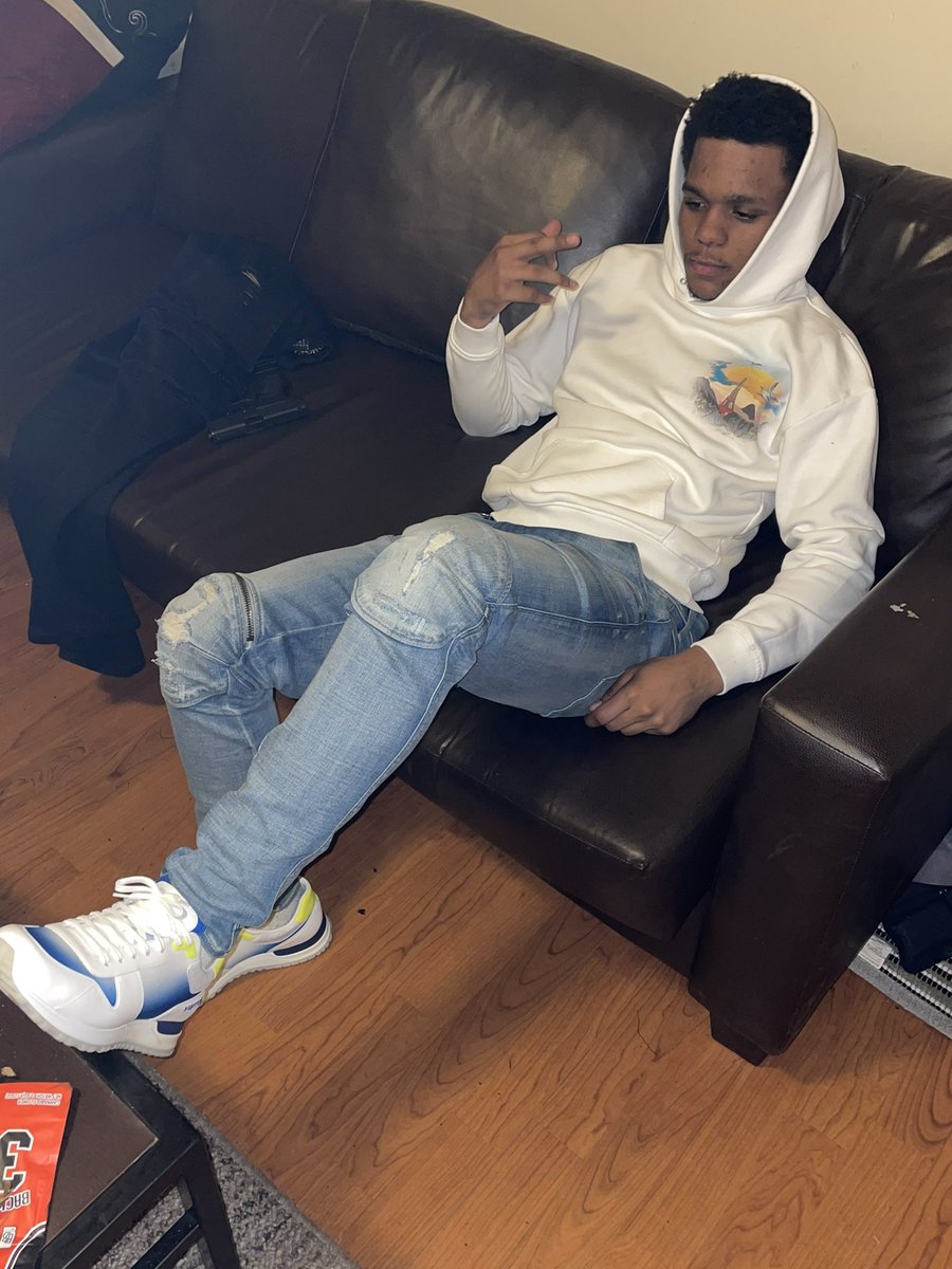 BGOKP's tweet photo. Started off wrong butchu you couldn’t tell me ian know nothing🌬🏃🏾♂️💯💯 all I Eva wanted was too put on💰n give folks sumn #BGO #ripmyangels https://t.co/nSlEnVPVYr