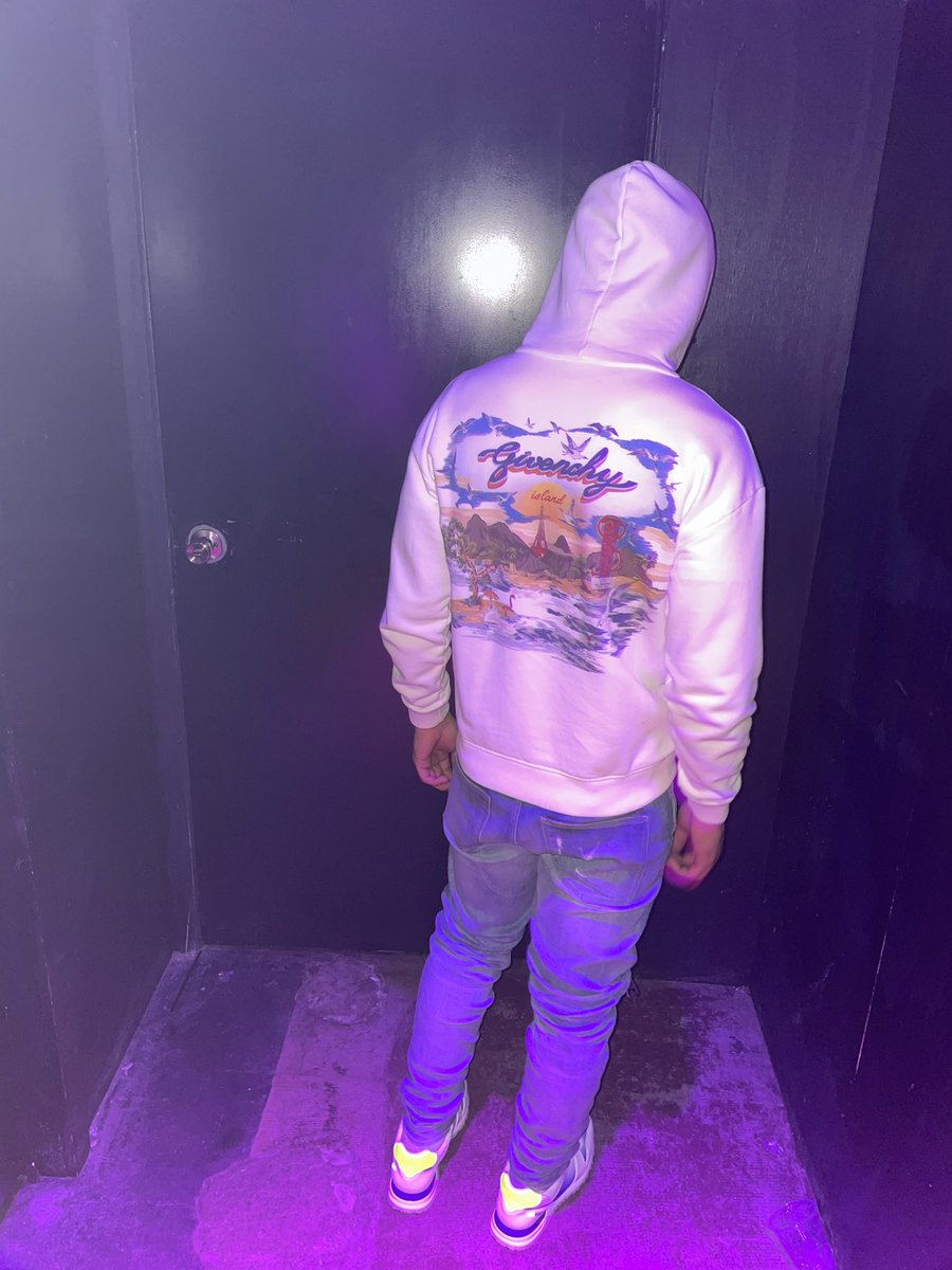 BGOKP's tweet photo. Started off wrong butchu you couldn’t tell me ian know nothing🌬🏃🏾♂️💯💯 all I Eva wanted was too put on💰n give folks sumn #BGO #ripmyangels https://t.co/nSlEnVPVYr