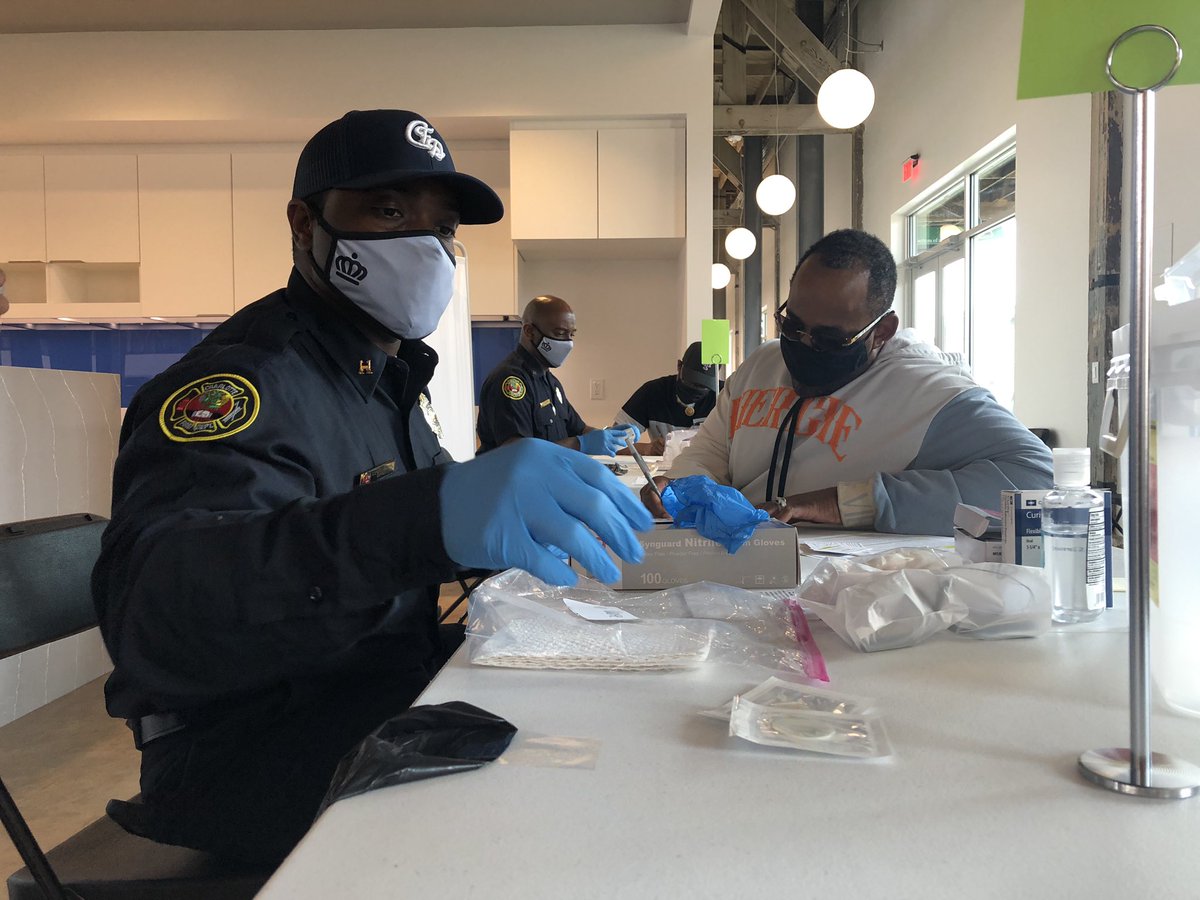 wsoctv's tweet photo. Thank you to the entire team and our community collaboration with @CharlotteFD @MeckCounty @CMPD @NCAirGuard for helping vaccinate 1,114 of our neighbors. We did this together! https://t.co/3gTTMhPKuR