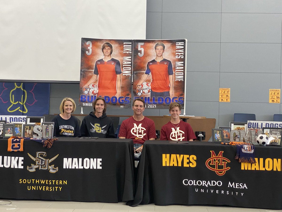 SoccerMnhs's tweet photo. Last week we had the opportunity to celebrate the high school accomplishments and future commitments to college soccer by two of our senior captains, Luke and Hayes Malone! Thank you both for everything you gave to our program! Can’t wait to see what’s next! Go Dawgs! https://t.co/rdlG2sgx8n