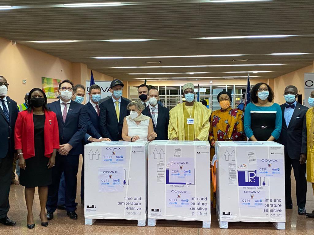 nikosmilian's tweet photo. The European Union together with its member states and the European Investment Bank along with the @USEmbYaounde, @UKinCameroon, @WHO, and other @UN agencies are proud to be part of the effort to make COVID vaccines available to everyone in Cameroon #TeamEurope @EIB @UEauCameroun https://t.co/MlVx4WeqqT