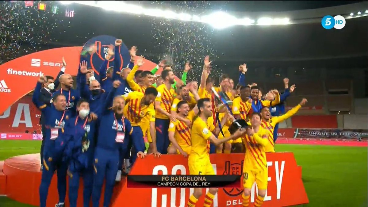 fcbaze's tweet photo. CHAMPEONES, CHAMPEONES, OLE, OLE, OLE! #fcbazelive https://t.co/tQWeQjX3Ih