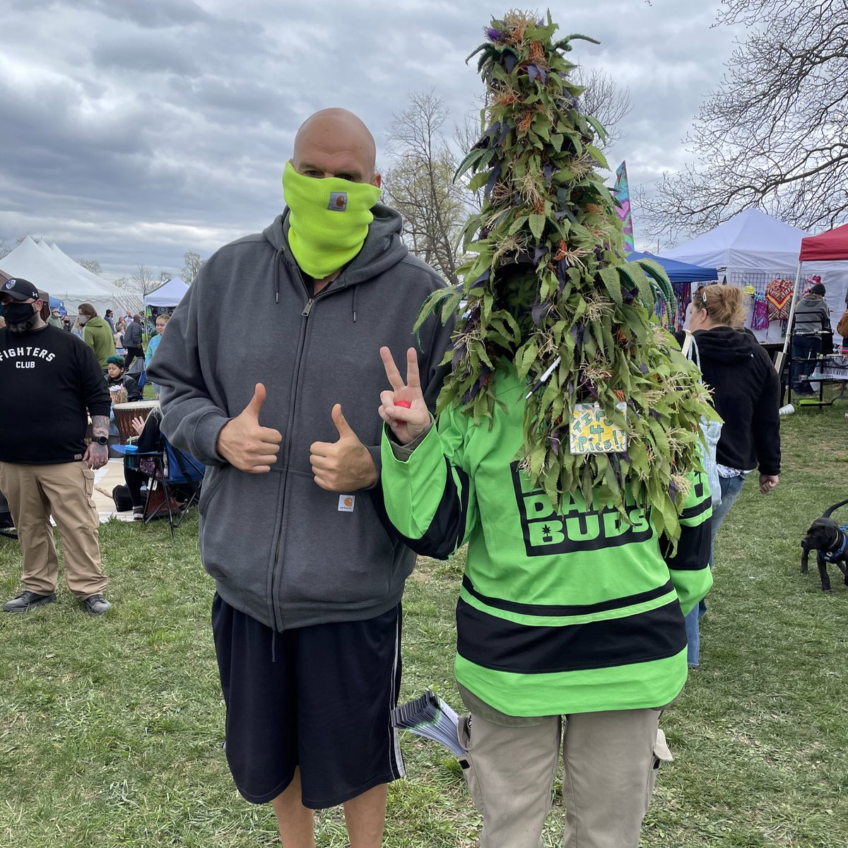 High times at the amazing Pennsylvania Cannabis Festival in Kutztown. 10’s of thousands for legal weed in one of PA’s reddest 🟥 counties. Also, Lance the dog, wanted to meet me. Lance, pro-weed, also has the greatest name for a dog, possibly ever. He’s also a very good boy.