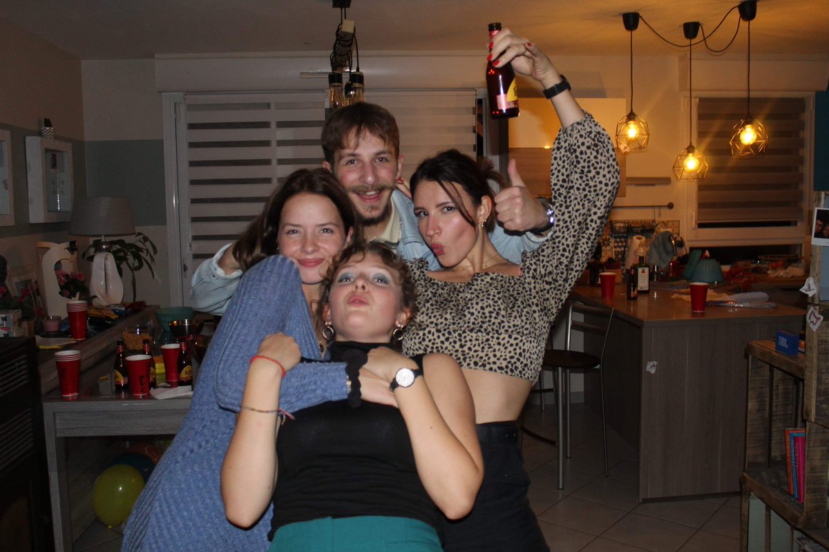 joyeux anniversaire au seul et unique charlito aka luigi du ghetto <a href="/queasyduff/">Stu-pot</a>